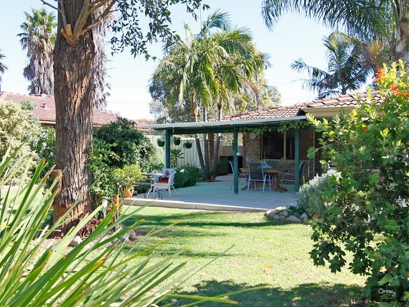 42 Chidzey Drive, Seville Grove WA 6112