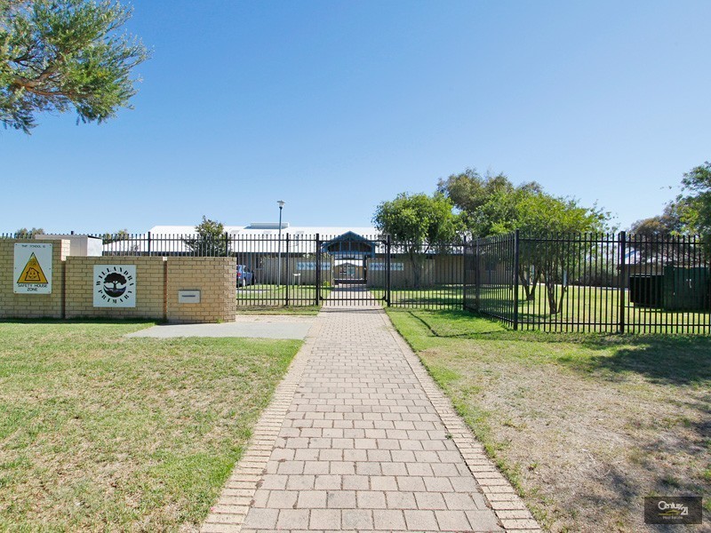 42 Chidzey Drive, Seville Grove WA 6112