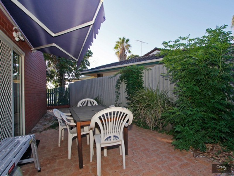 6 Deakin Court, Kelmscott WA 6111