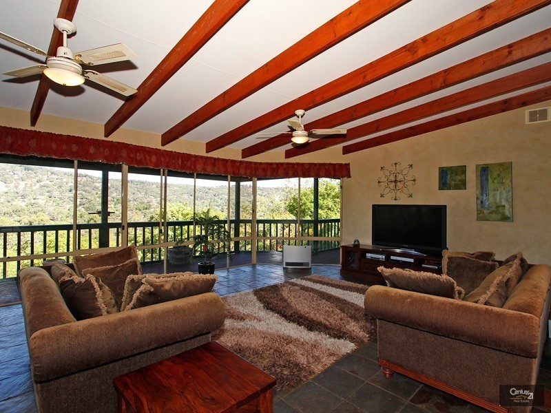 94 Roberts Road, Kelmscott WA 6111