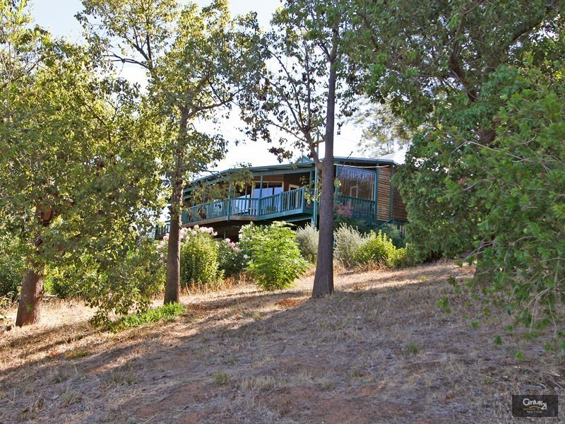 94 Roberts Road, Kelmscott WA 6111