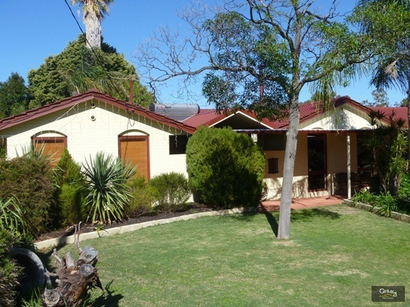 3 Tara Way, Kelmscott WA 6111