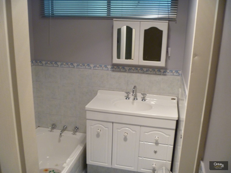 3 Tara Way, Kelmscott WA 6111