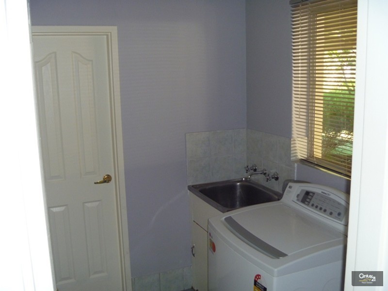 3 Tara Way, Kelmscott WA 6111