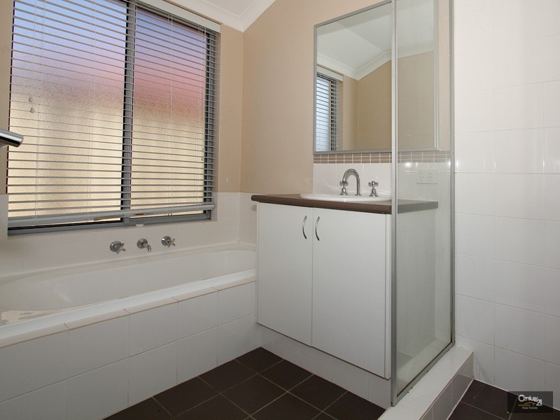 16 Portwine Avenue, Byford WA 6122