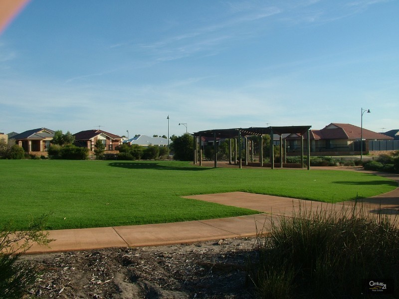 27 Peppies Crescent, Byford WA 6122