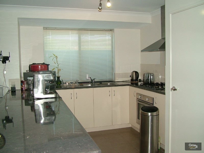 27 Peppies Crescent, Byford WA 6122