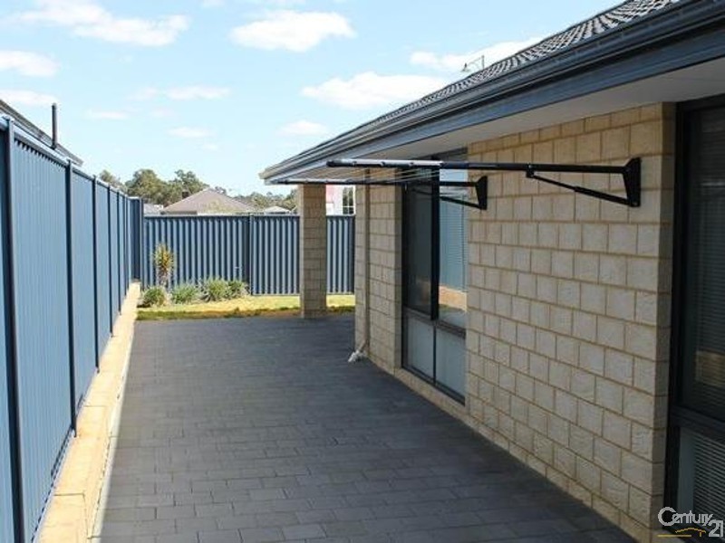 19 Blackberry Ramble, Byford WA 6122