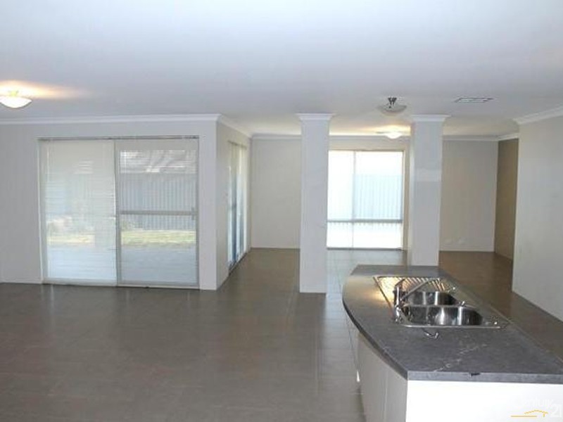 19 Blackberry Ramble, Byford WA 6122