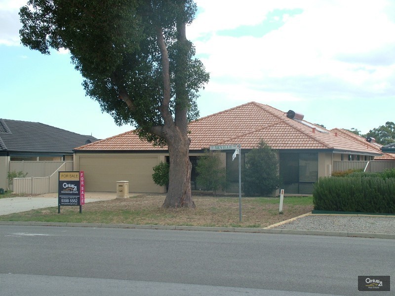 126 Seville Drive, Seville Grove WA 6112