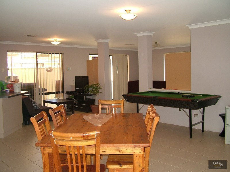 32 Fallon Place, Seville Grove WA 6112