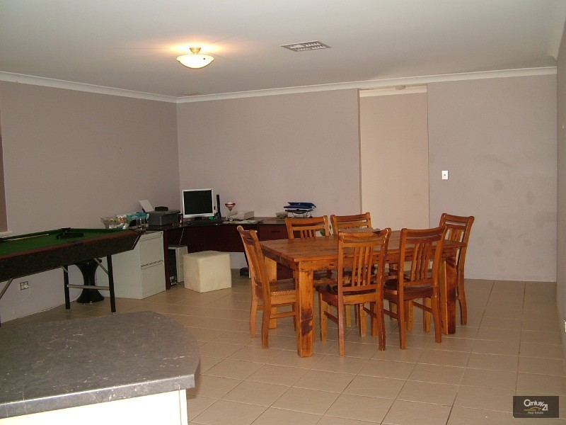 32 Fallon Place, Seville Grove WA 6112