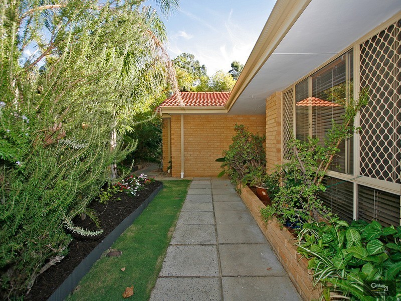 2 Petalite Place, Mount Richon WA 6112