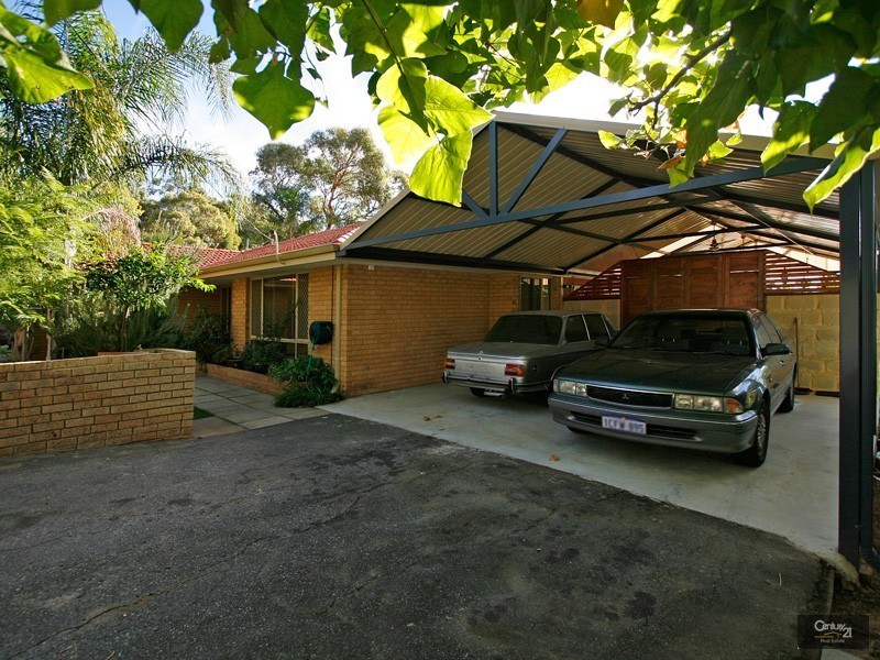 2 Petalite Place, Mount Richon WA 6112