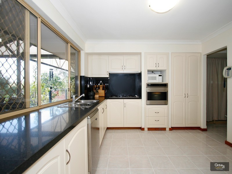 2 Petalite Place, Mount Richon WA 6112