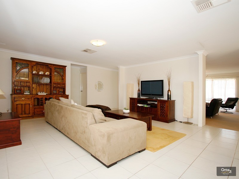 5 Stiletto Way, Canning Vale WA 6155