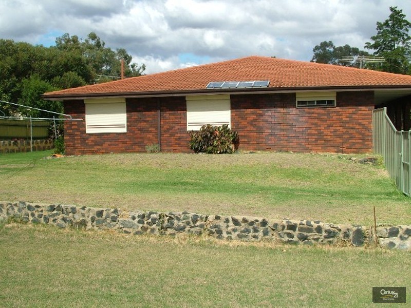 17 Kevin Road, Kelmscott WA 6111