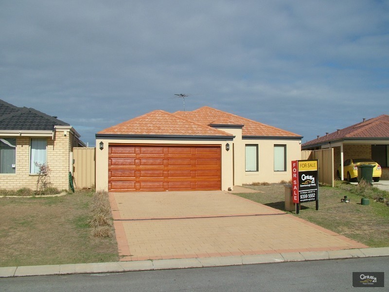 15 Bampton Road, Orelia WA 6167