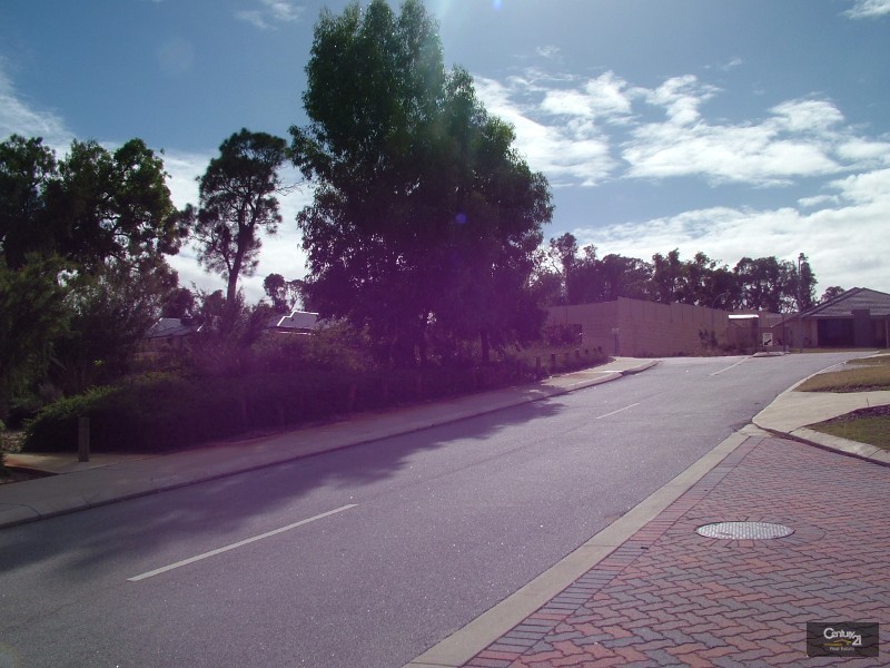 15 Bampton Road, Orelia WA 6167