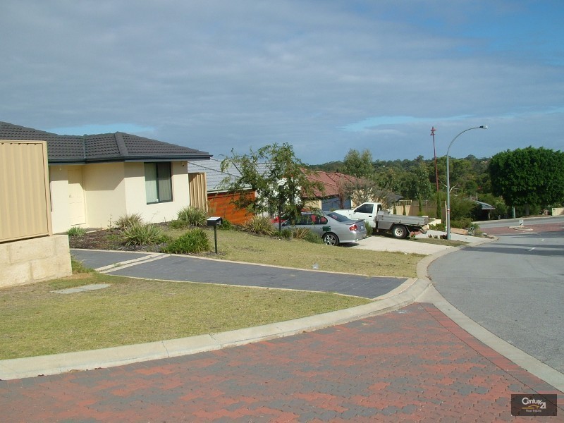 15 Bampton Road, Orelia WA 6167