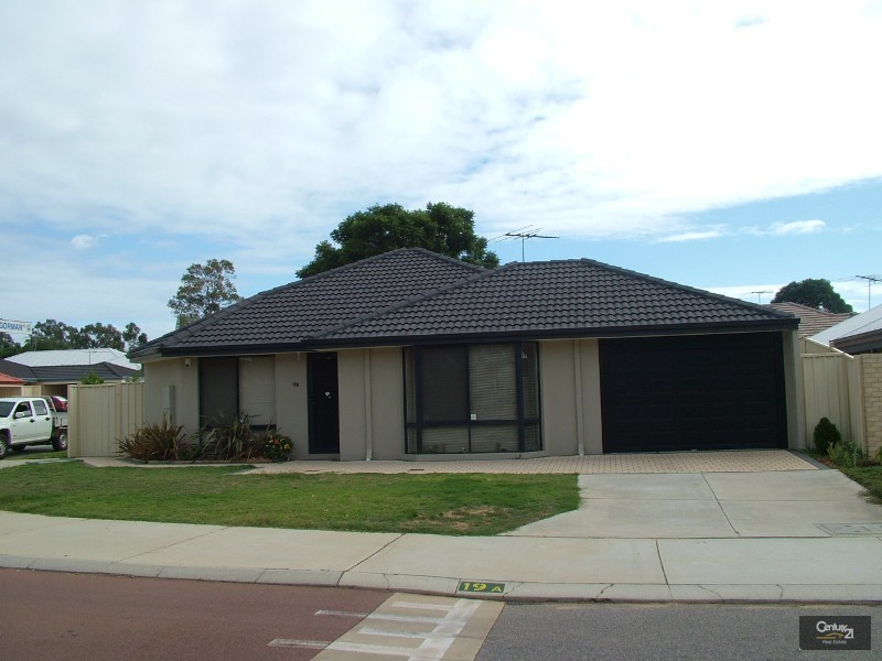 19a/19b Blay Road, Calista WA 6167
