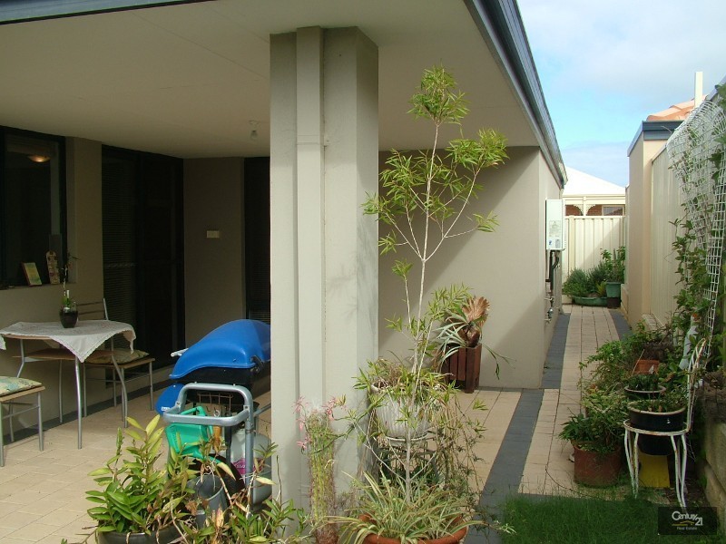19a/19b Blay Road, Calista WA 6167
