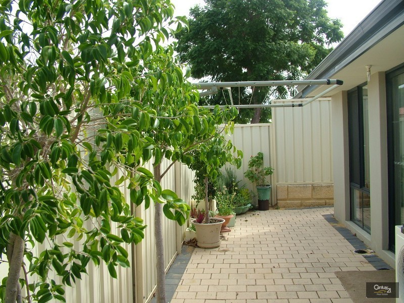 19a/19b Blay Road, Calista WA 6167