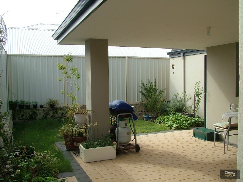 19a/19b Blay Road, Calista WA 6167