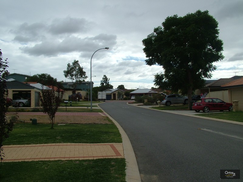19a/19b Blay Road, Calista WA 6167