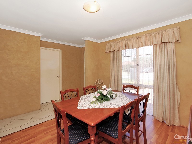 27 Chisholm Circle, Seville Grove WA 6112
