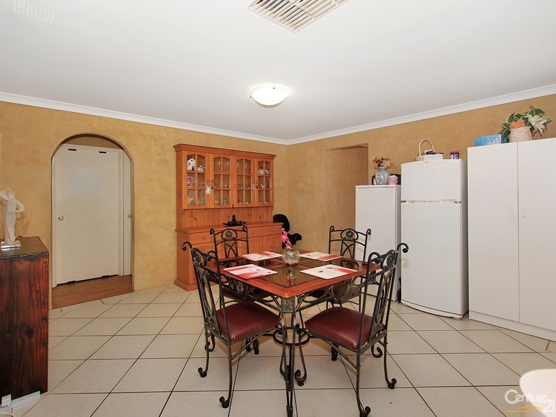 27 Chisholm Circle, Seville Grove WA 6112