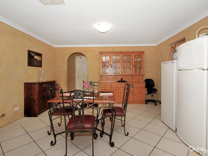 27 Chisholm Circle, Seville Grove WA 6112
