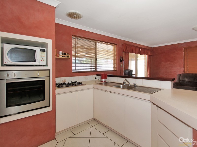 27 Chisholm Circle, Seville Grove WA 6112