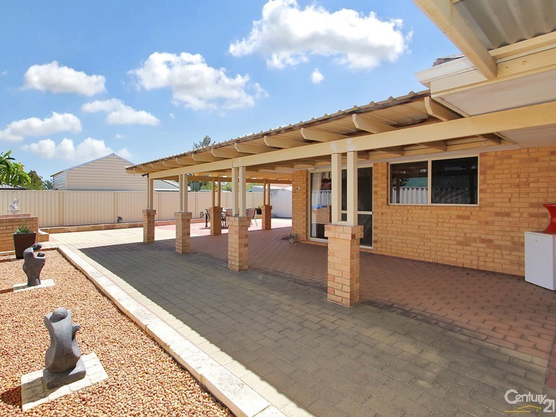 27 Chisholm Circle, Seville Grove WA 6112