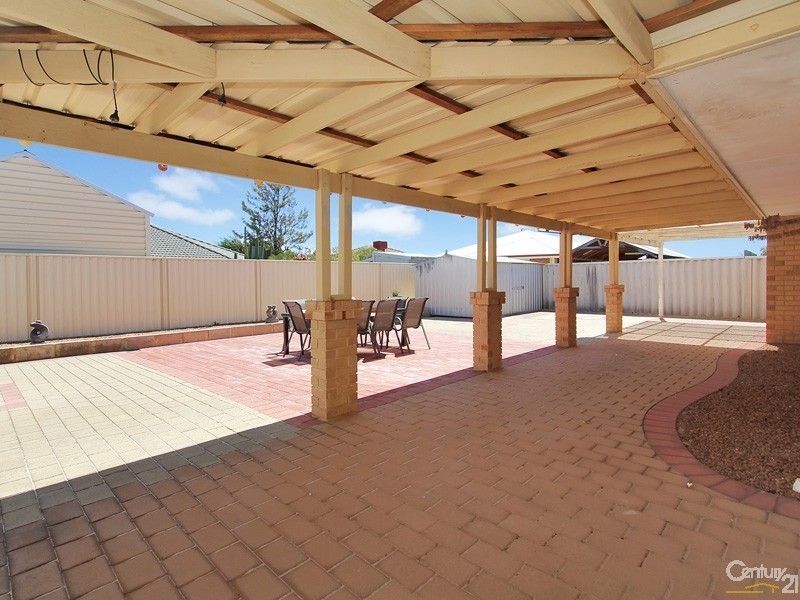 27 Chisholm Circle, Seville Grove WA 6112