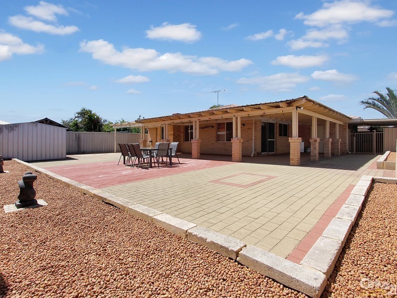 27 Chisholm Circle, Seville Grove WA 6112