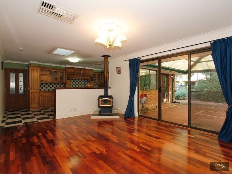 8 Calytrix Road, Roleystone WA 6111