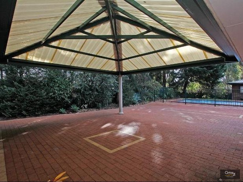 8 Calytrix Road, Roleystone WA 6111