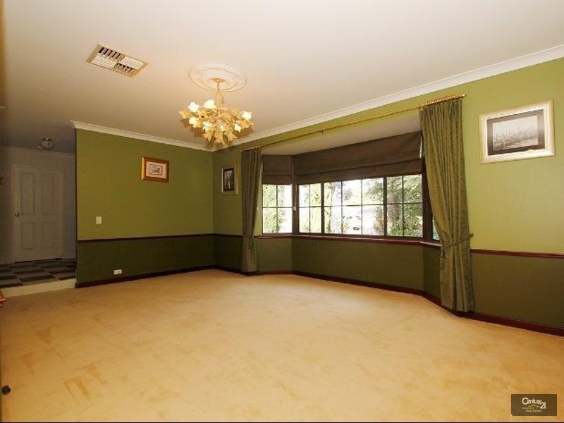 8 Calytrix Road, Roleystone WA 6111