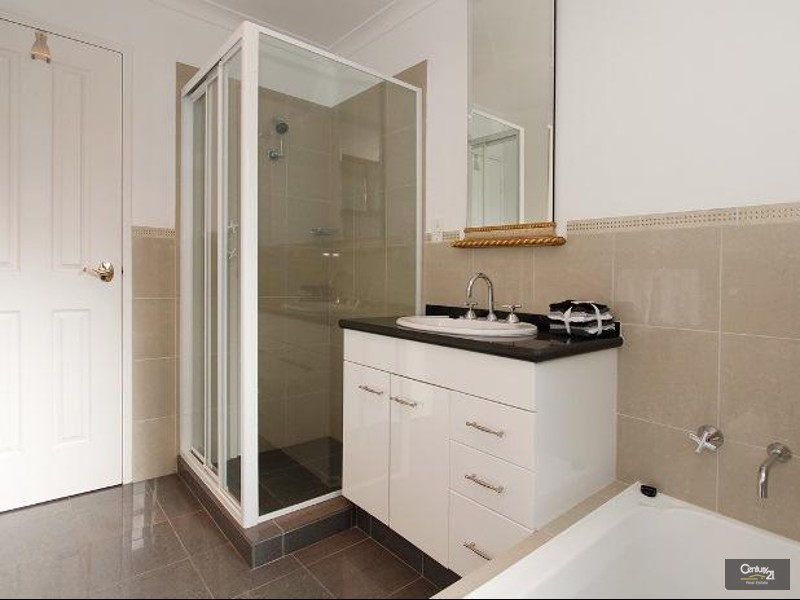 8 Calytrix Road, Roleystone WA 6111