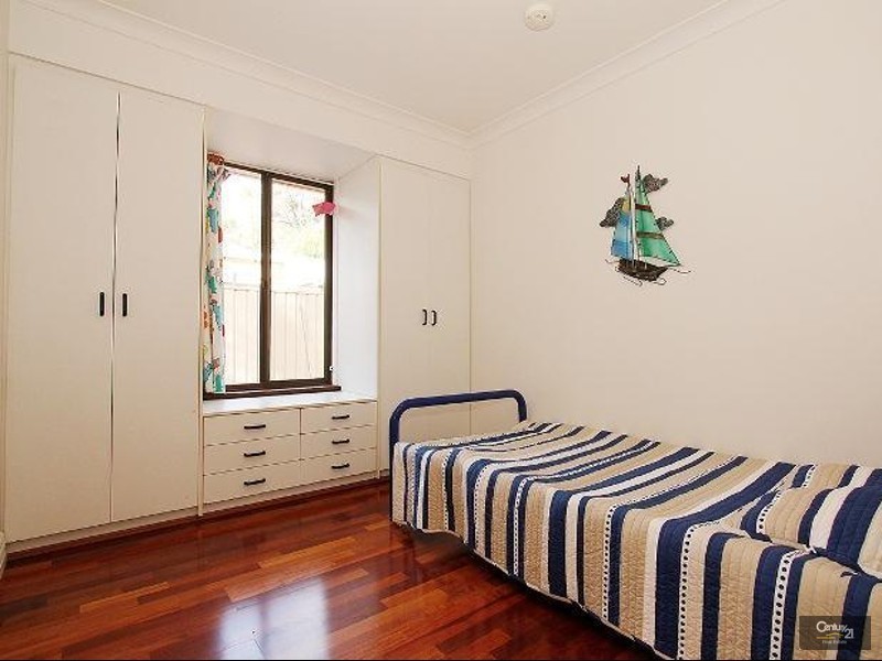 8 Calytrix Road, Roleystone WA 6111