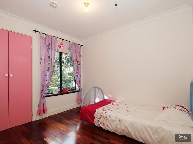 8 Calytrix Road, Roleystone WA 6111