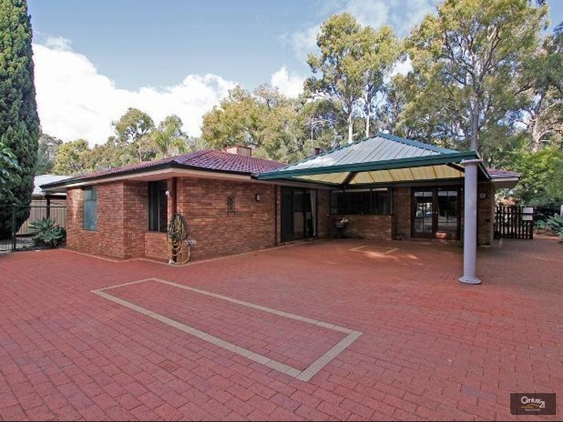 8 Calytrix Road, Roleystone WA 6111