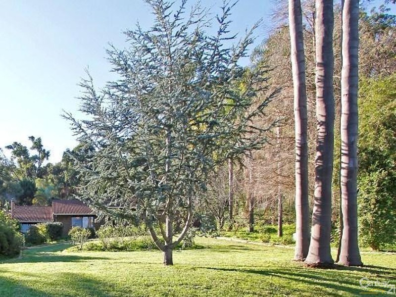 4 Gilcoe Place, Roleystone WA 6111