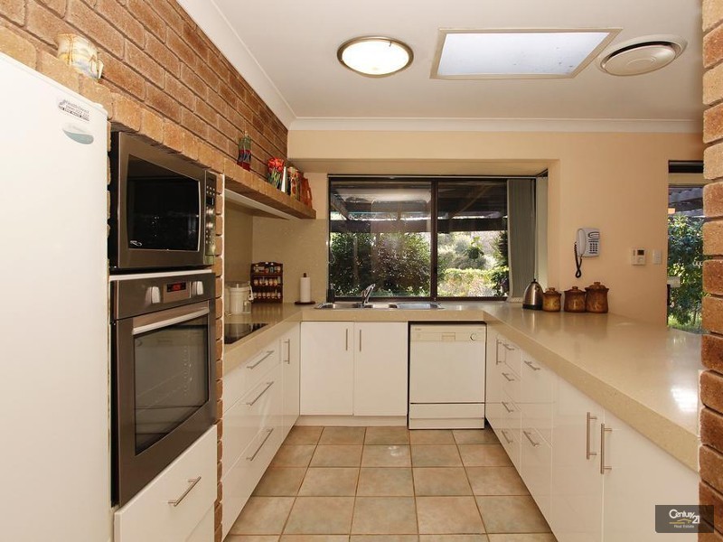 4 Gilcoe Place, Roleystone WA 6111