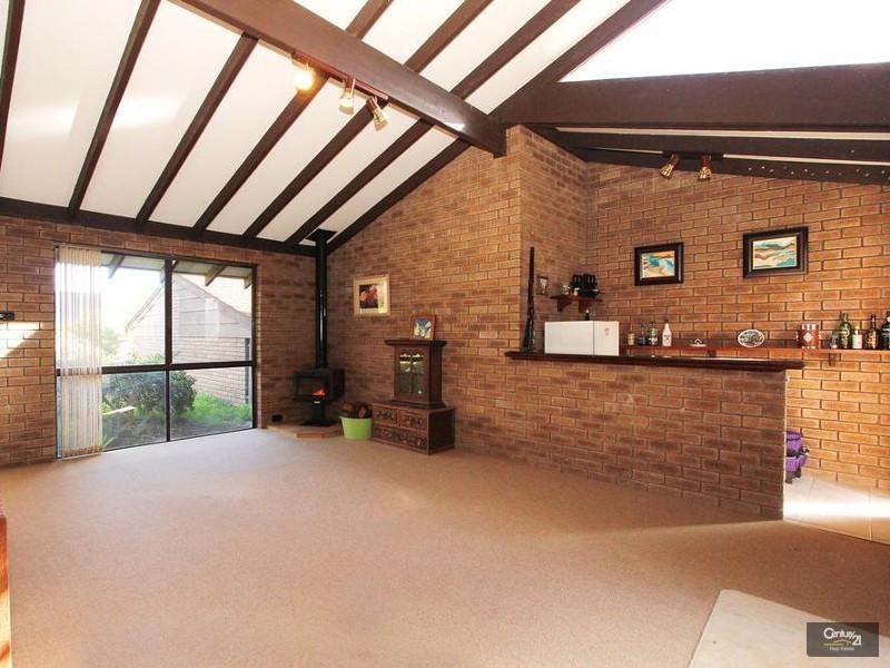 4 Gilcoe Place, Roleystone WA 6111