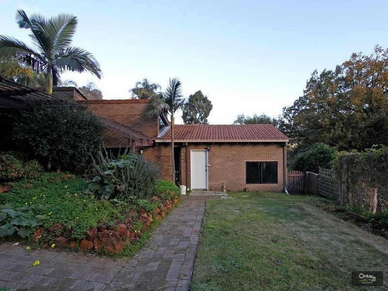 4 Gilcoe Place, Roleystone WA 6111