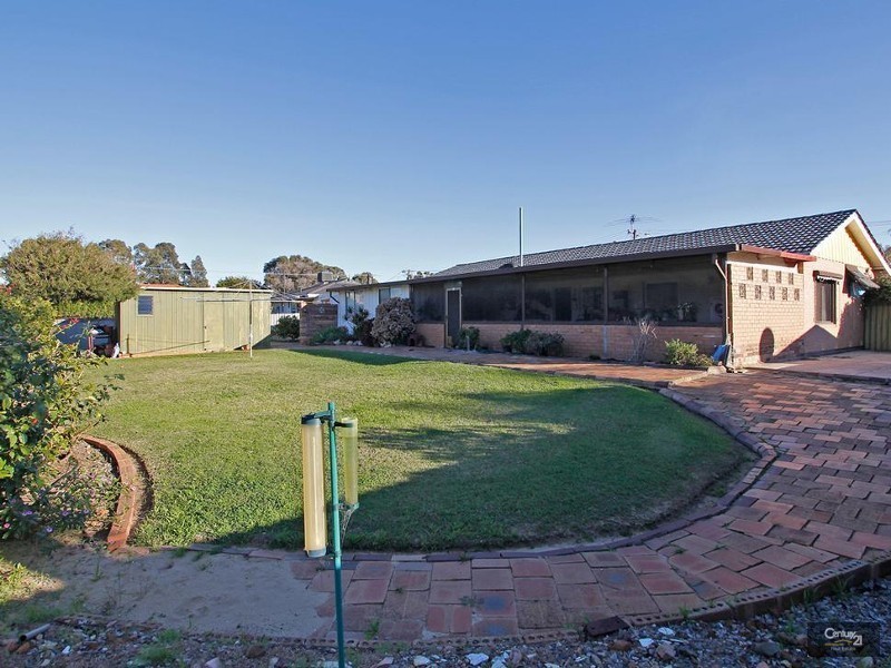 5 Amanda Drive, Camillo WA 6111