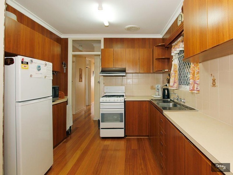 5 Amanda Drive, Camillo WA 6111