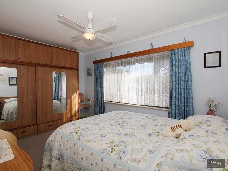 5 Amanda Drive, Camillo WA 6111